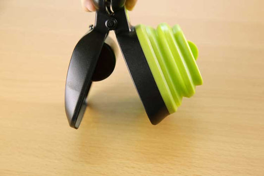 Foldable Pooper Scooper for Dogs | Travel-Friendly with Decomposable Bags